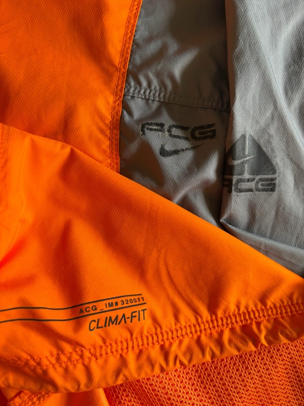 Nike ACG Windbreaker 

Size XL